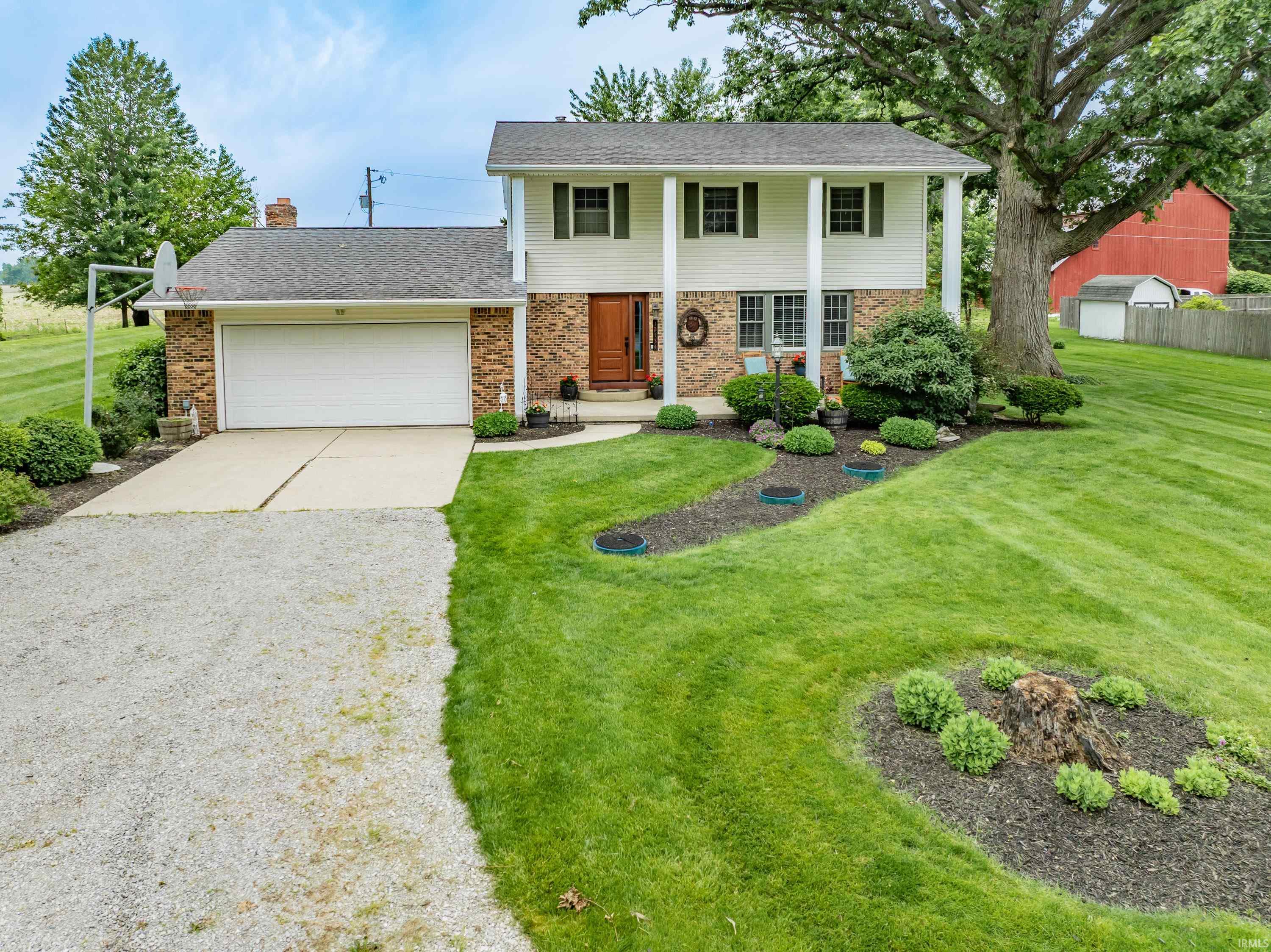 12134 Beavans Road Fort Wayne, IN 46819 - Photo 2 of 34
