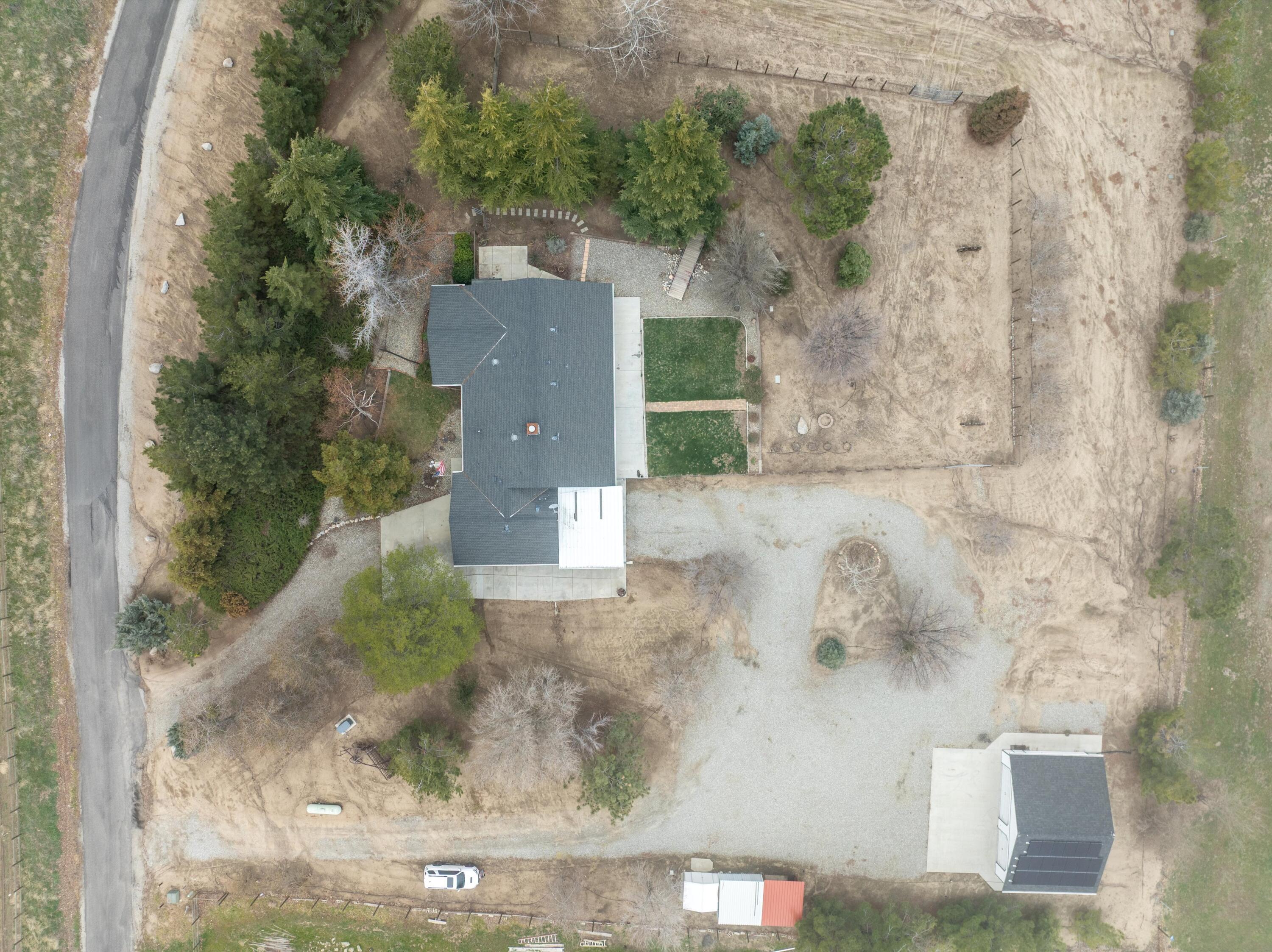 27900 Cummings Valley Road Tehachapi, CA 93561 - Photo 20 of 23 an aerial view of residential houses with outdoor space
