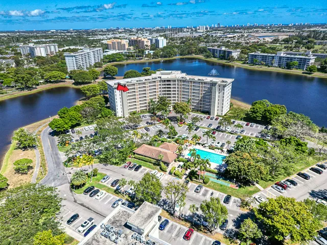 $299,000 | 2940 North Course Drive, Unit 811, Pompano Beach, FL 33069