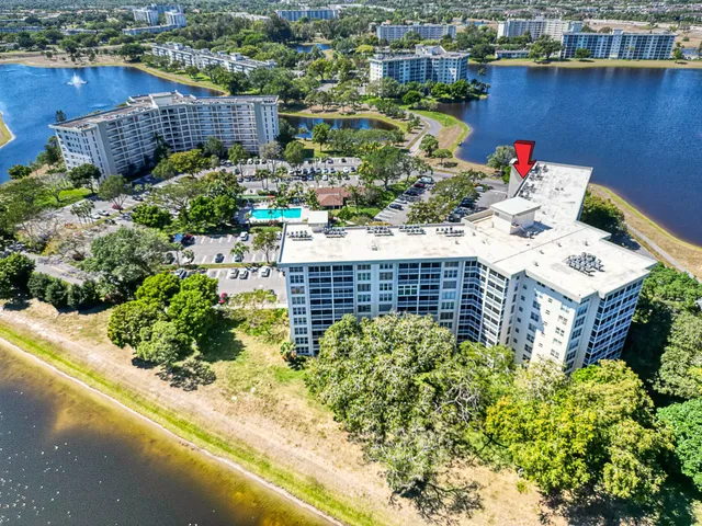 $299,000 | 2940 North Course Drive, Unit 811, Pompano Beach, FL 33069