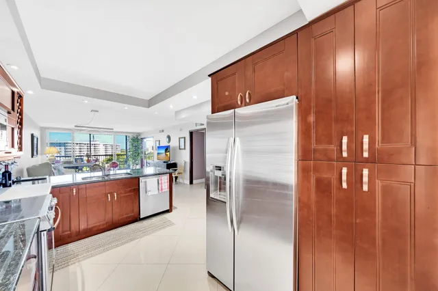 $299,000 | 2940 North Course Drive, Unit 811, Pompano Beach, FL 33069