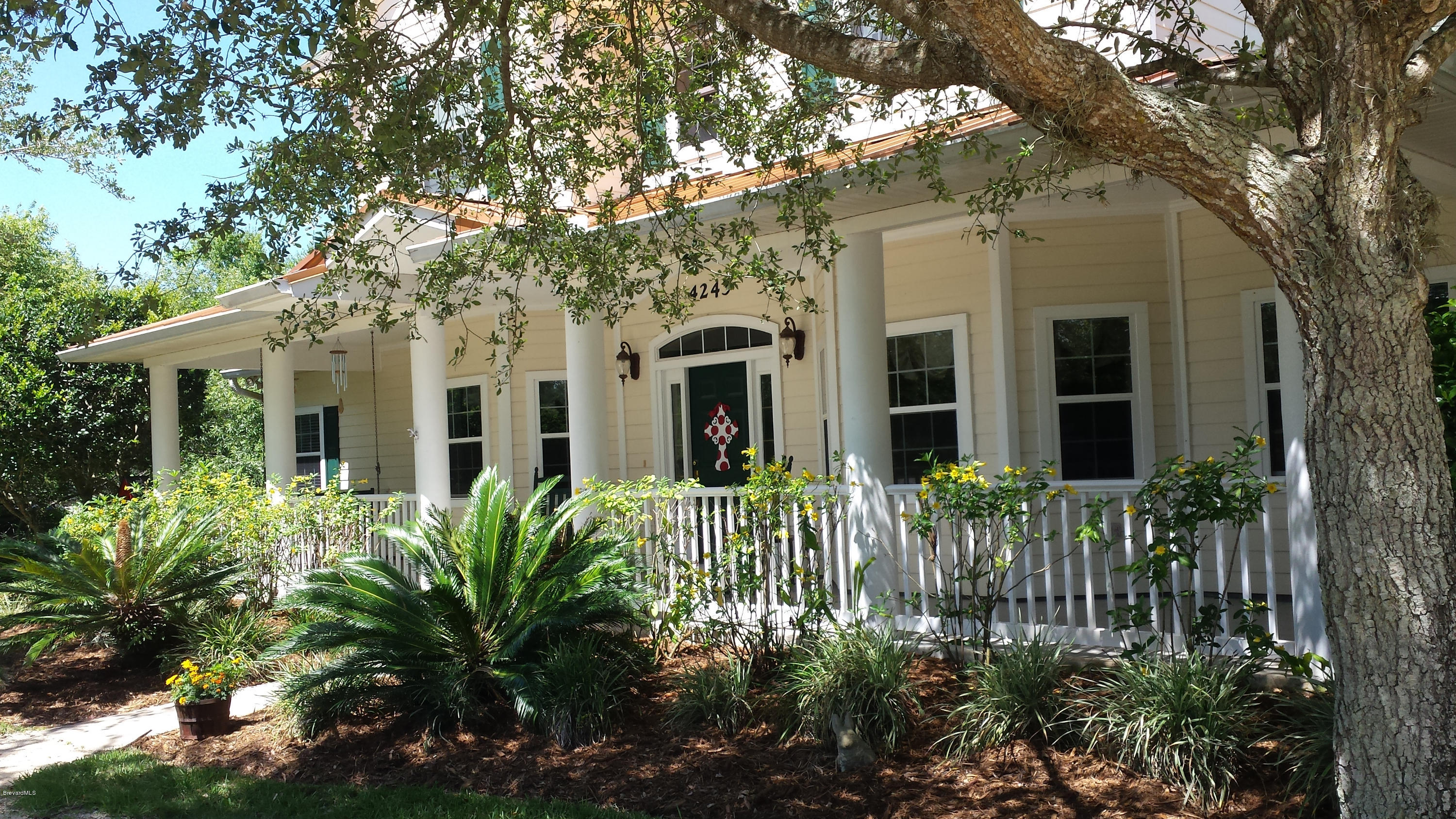 4243 Turtle Mound Road Melbourne, FL 32934 - Photo 4 of 25 Porch Area