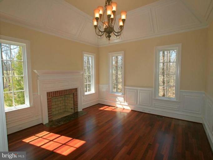 2204 Stockton Road Phoenix, MD 21131 - Photo 5 of 11 Living Room
