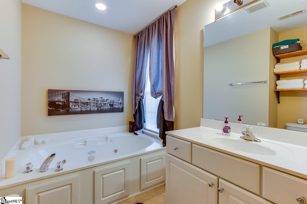 332 Springfield Circle Easley, SC 29642 - Photo 13 of 19 Gallery Image 13