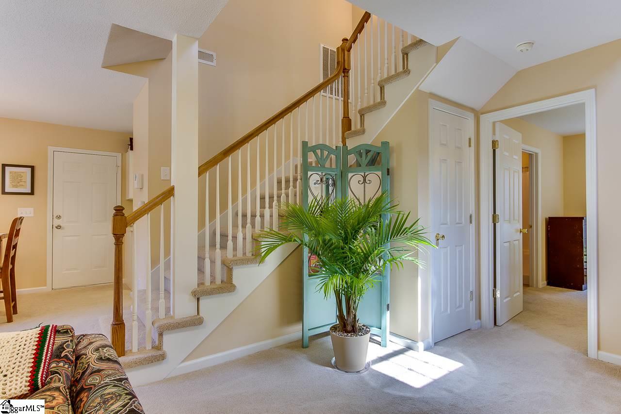 332 Springfield Circle Easley, SC 29642 - Photo 4 of 19 Gallery Image 4