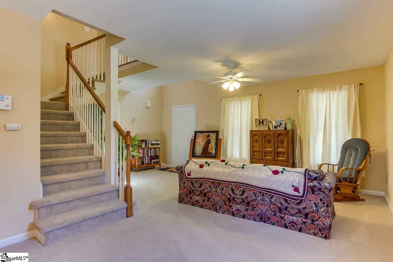 332 Springfield Circle Easley, SC 29642 - Photo 5 of 19 Gallery Image 5