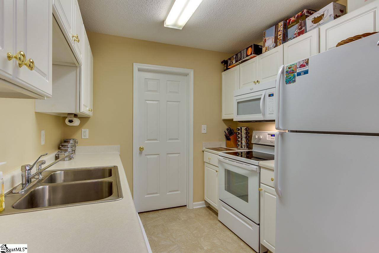 332 Springfield Circle Easley, SC 29642 - Photo 8 of 19 Gallery Image 8