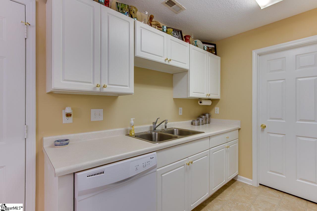 332 Springfield Circle Easley, SC 29642 - Photo 9 of 19 Gallery Image 9