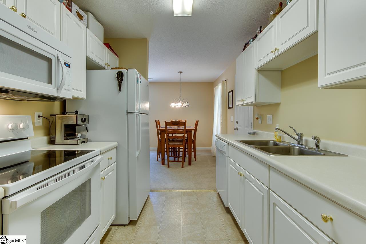 332 Springfield Circle Easley, SC 29642 - Photo 10 of 19 Gallery Image 10