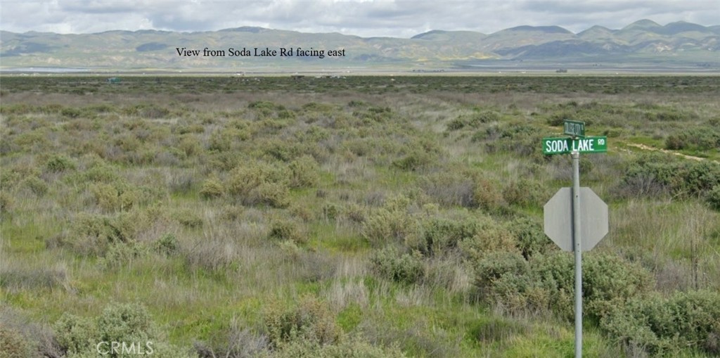 14440 Bloomfield Road Santa Margarita, CA 93453 - Photo 6 of 13 a view of a lake from a yard