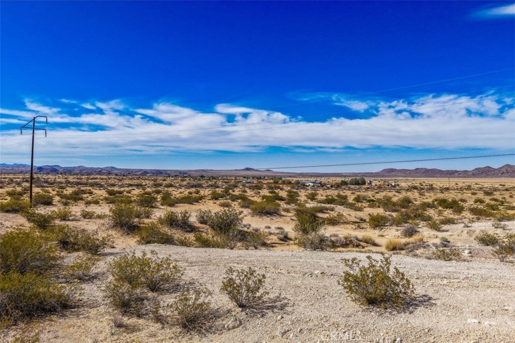 65944 Pipeline Road Twentynine Palms, CA 92277 - Photo 14 of 29 a view of a sky