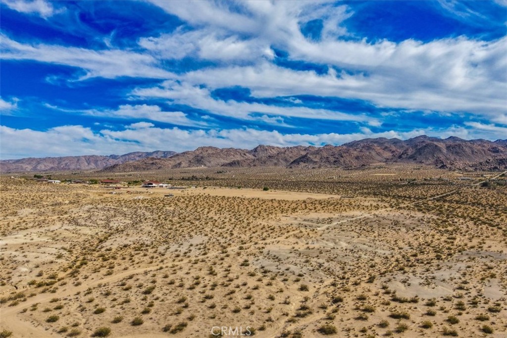 65944 Pipeline Road Twentynine Palms, CA 92277 - Photo 20 of 29 a view of lake and mountain