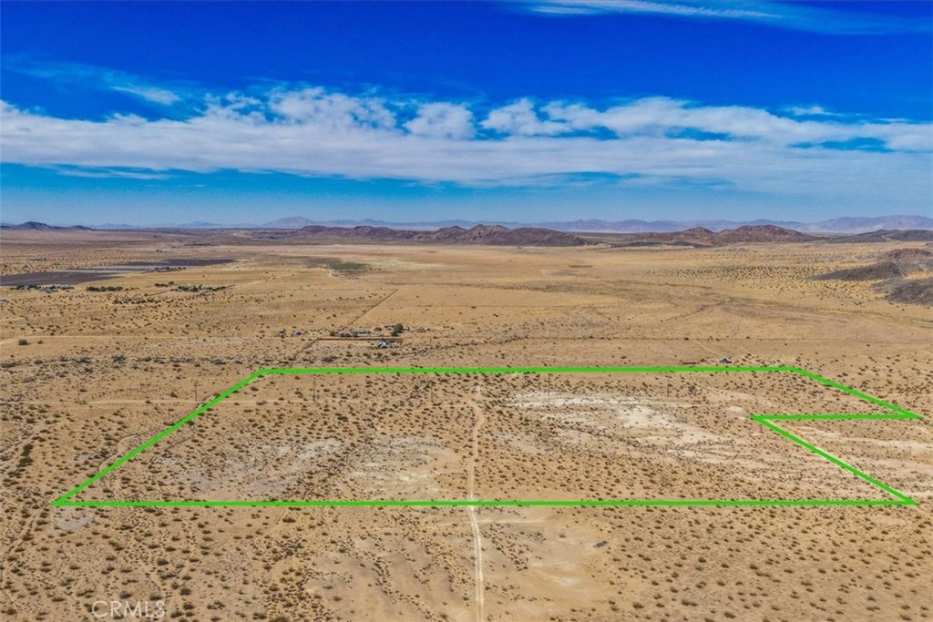 65944 Pipeline Road Twentynine Palms, CA 92277 - Photo 5 of 29 a view of an ocean and beach