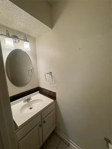 $1,750 | 408 Olson Court, Granbury, TX 76048