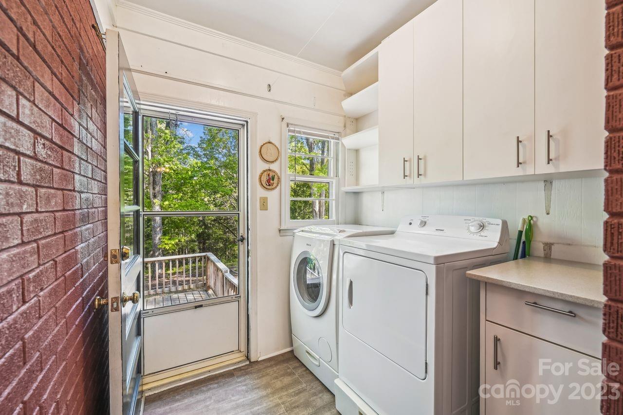 3710 Benjamin Street Richburg, SC 29729 - Photo 20 of 35 a utility room with dryer and washer