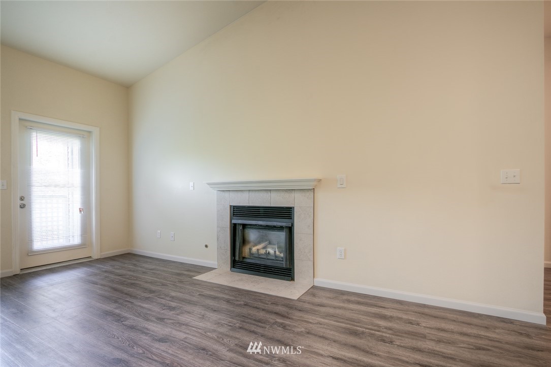 23908 Bothell Everett Highway, Unit D303 Bothell, WA 98021 - Photo 3 of 17