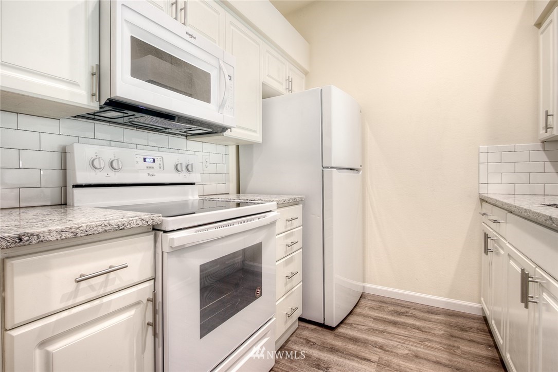 23908 Bothell Everett Highway, Unit D303 Bothell, WA 98021 - Photo 5 of 17