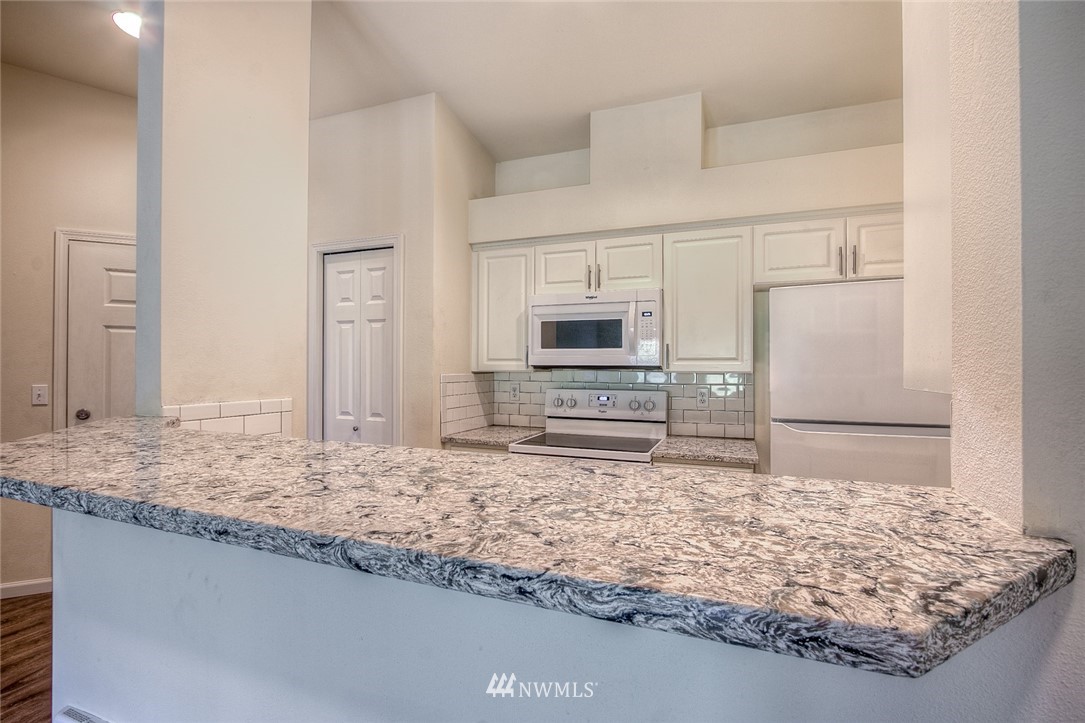 23908 Bothell Everett Highway, Unit D303 Bothell, WA 98021 - Photo 7 of 17