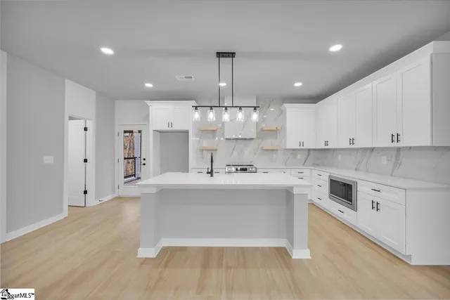 $389,000 | 124 Lyman Avenue, Duncan, SC 29334