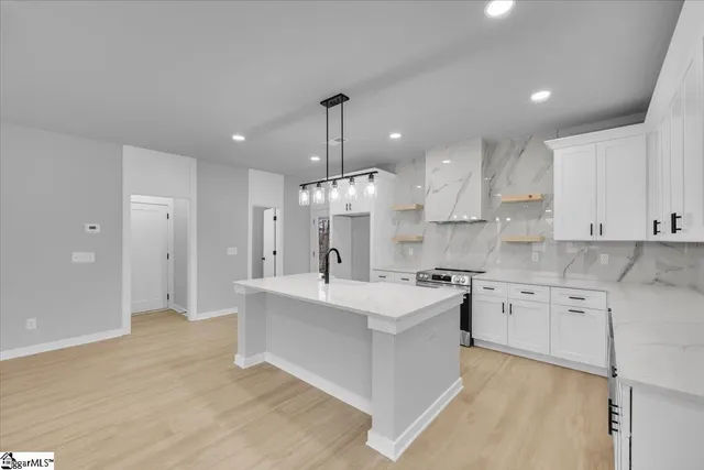 $389,000 | 124 Lyman Avenue, Duncan, SC 29334