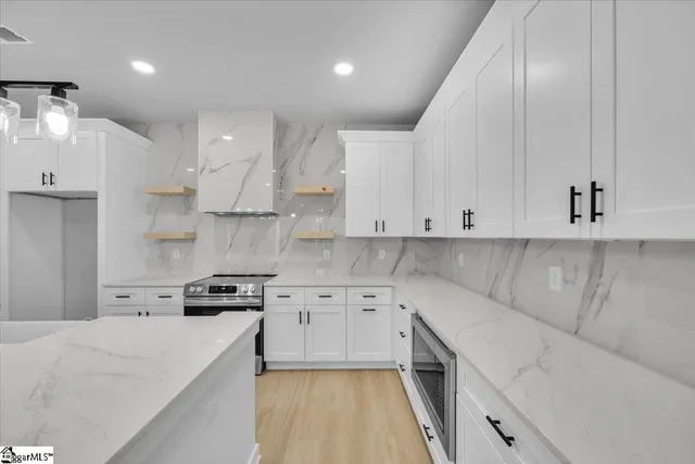 $389,000 | 124 Lyman Avenue, Duncan, SC 29334