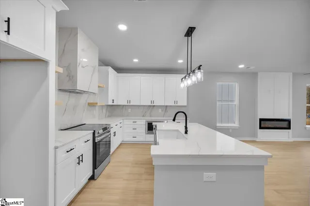 $389,000 | 124 Lyman Avenue, Duncan, SC 29334