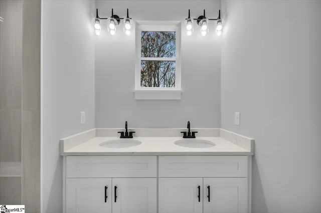 $389,000 | 124 Lyman Avenue, Duncan, SC 29334