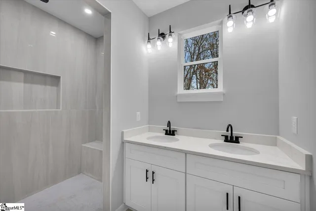 $389,000 | 124 Lyman Avenue, Duncan, SC 29334