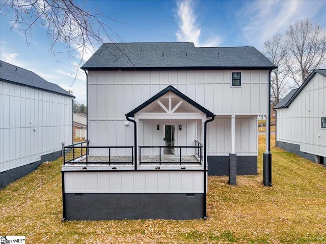 $389,000 | 124 Lyman Avenue, Duncan, SC 29334