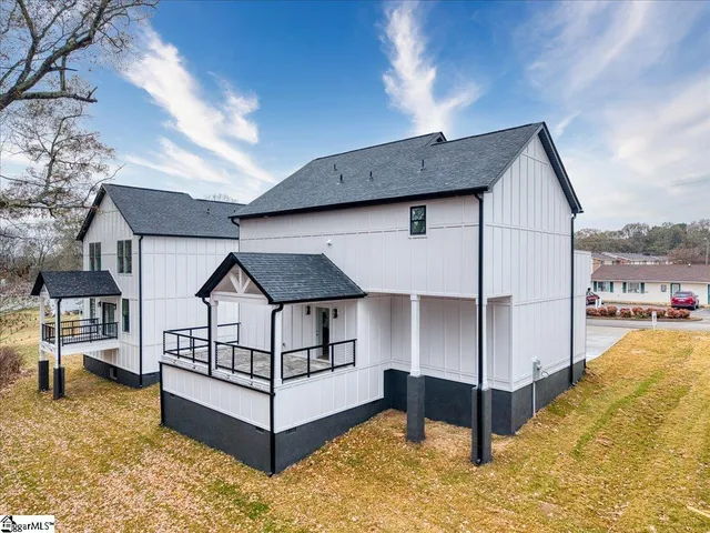 $389,000 | 124 Lyman Avenue, Duncan, SC 29334