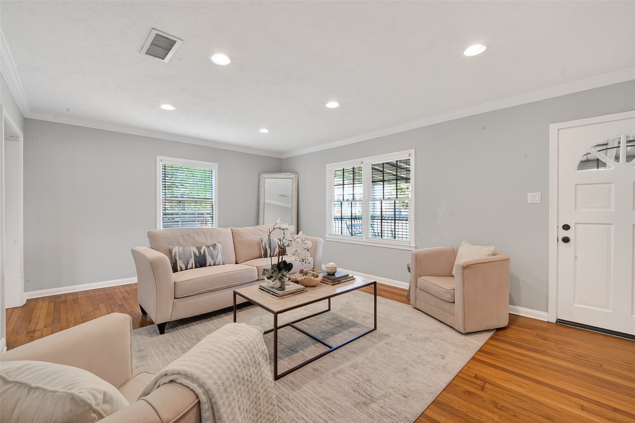 2019 Gostick Street Houston, TX 77008 - Photo 8 of 36