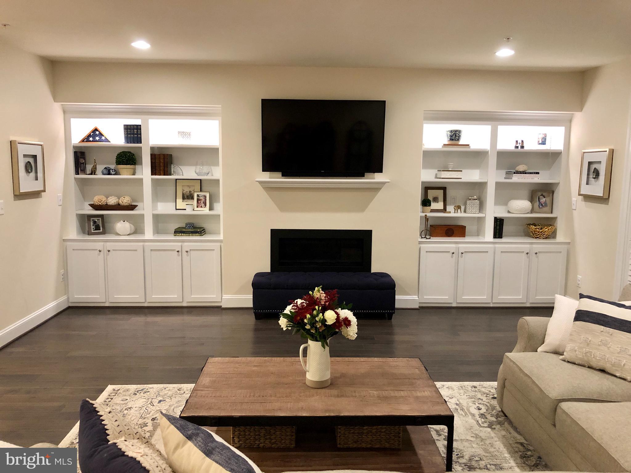 854 Stonecliffe Road Malvern, PA 19355 - Photo 3 of 19 gas fireplace