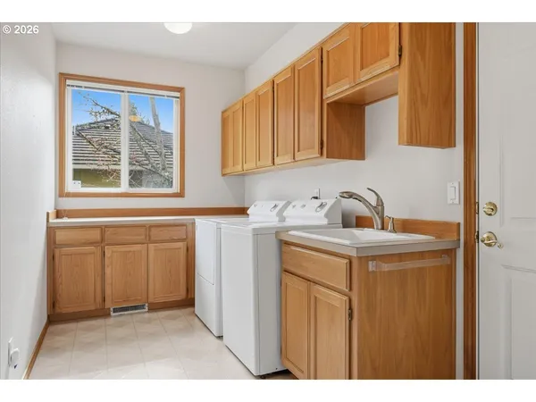 $725,000 | 14822 Southeast 132nd Avenue, Clackamas, OR 97015