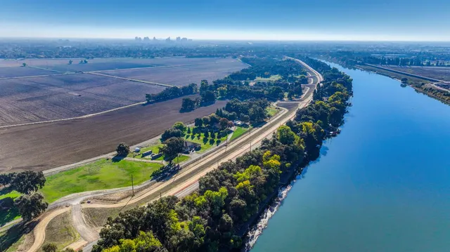 $399,000 | 2707 Garden Highway, Sacramento, CA 95833