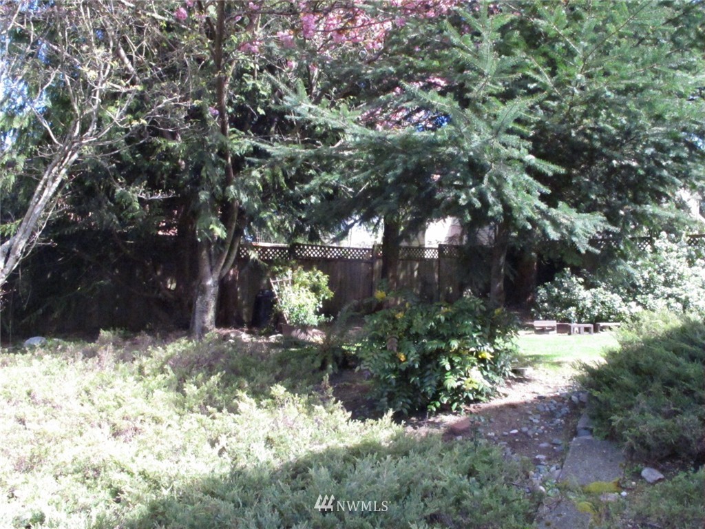 7613 200th Street Southwest Edmonds, WA 98026 - Photo 5 of 6 Gallery Image 5