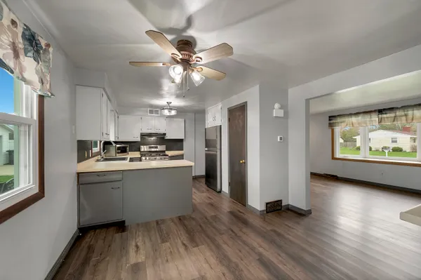 $499,900 | 2110 Elm View Drive, Green Bay, WI 54304