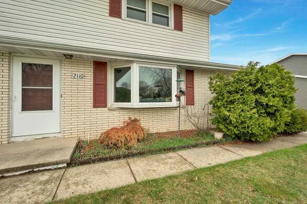 $499,900 | 2110 Elm View Drive, Green Bay, WI 54304