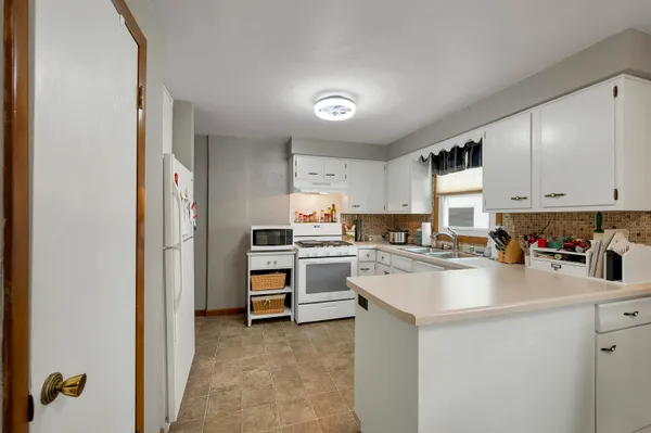 $499,900 | 2110 Elm View Drive, Green Bay, WI 54304