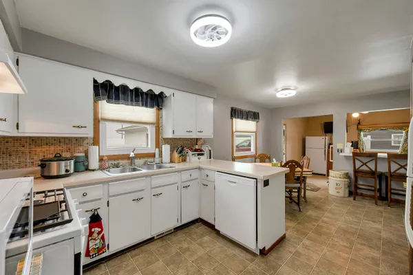 $499,900 | 2110 Elm View Drive, Green Bay, WI 54304