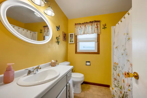 $499,900 | 2110 Elm View Drive, Green Bay, WI 54304