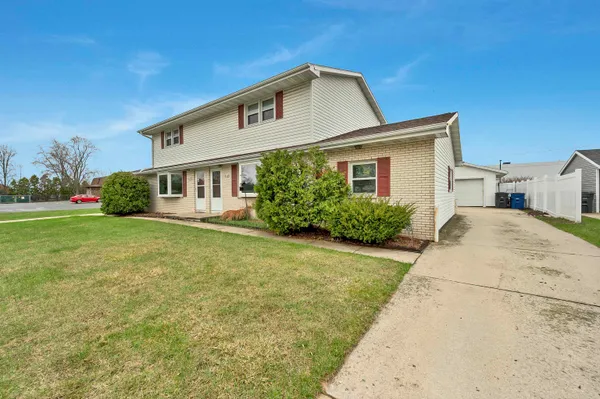 $499,900 | 2110 Elm View Drive, Green Bay, WI 54304