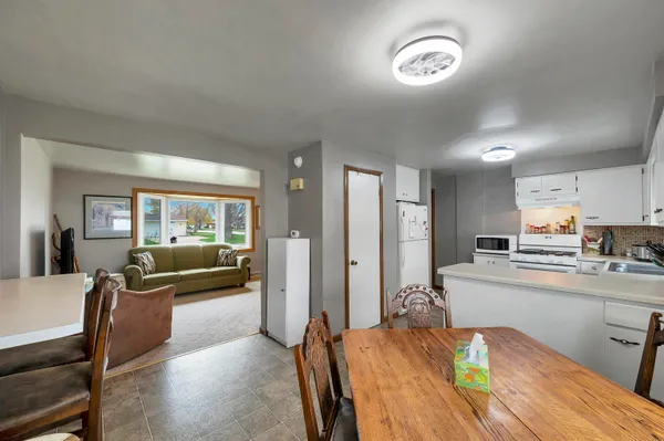 $499,900 | 2110 Elm View Drive, Green Bay, WI 54304