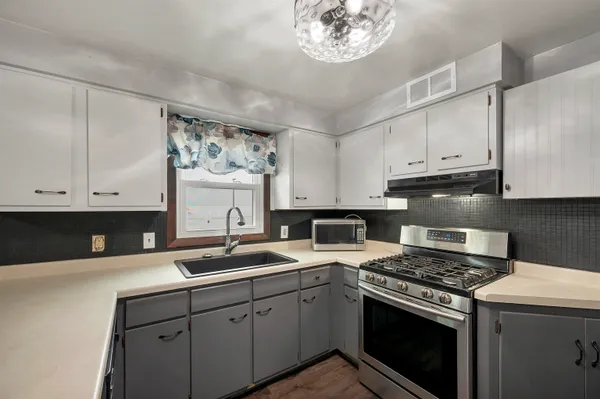 $499,900 | 2110 Elm View Drive, Green Bay, WI 54304