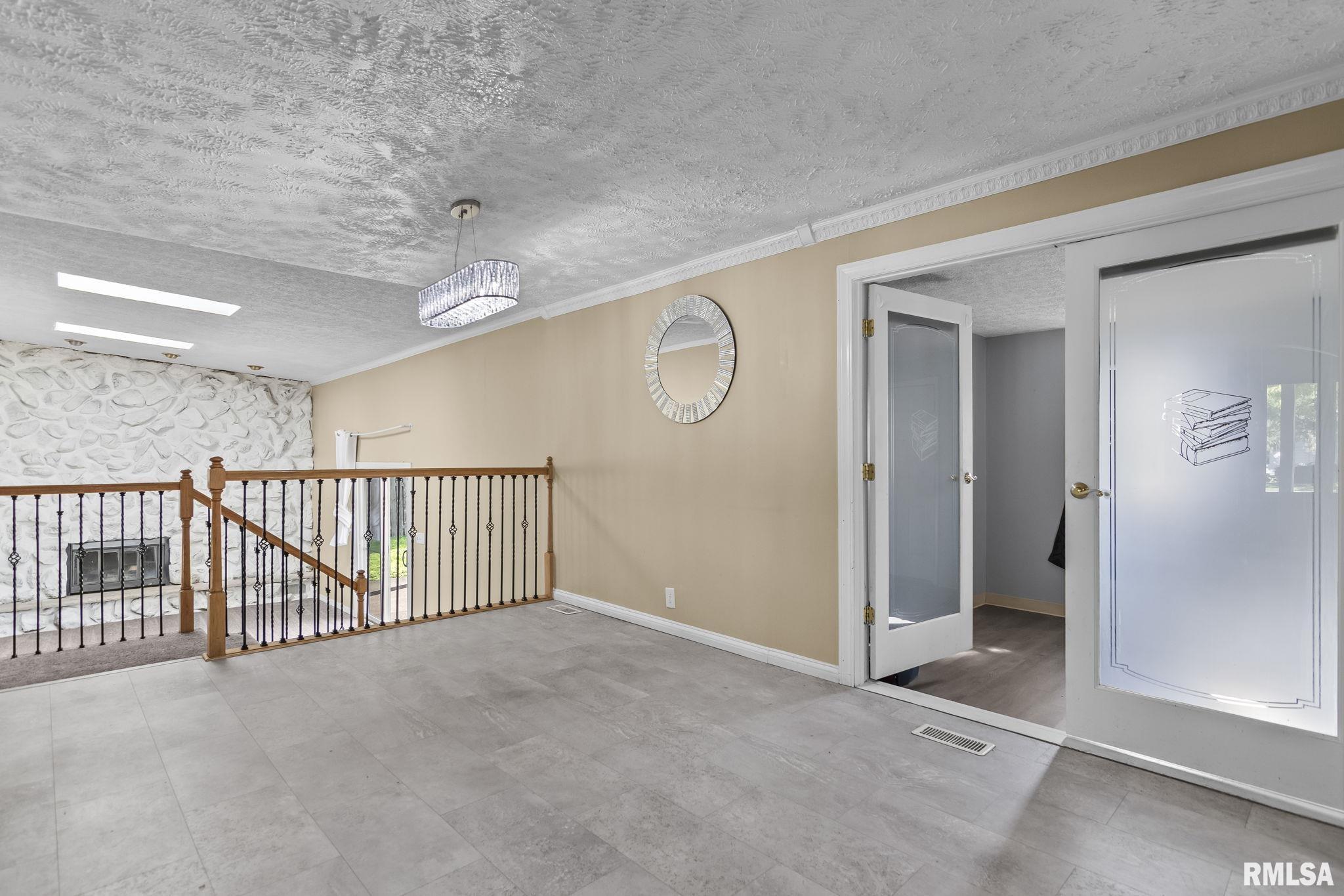 3360 Carman Avenue Springfield, IL 62703 - Photo 16 of 45