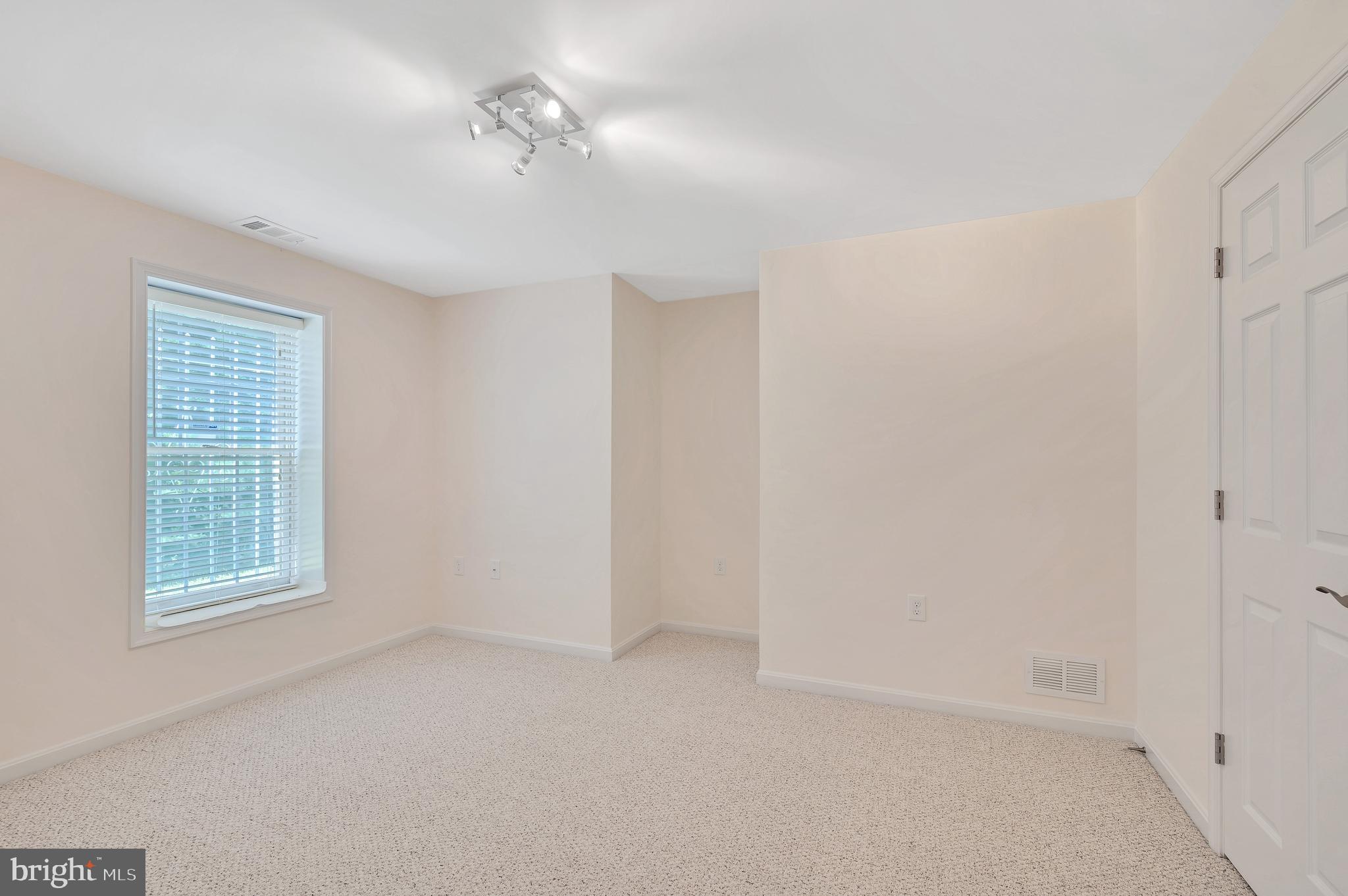 18700 Severn Road Gaithersburg, MD 20879 - Photo 27 of 42