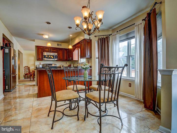 21 Amberfield Road Robbinsville, NJ 08691 - Photo 11 of 25 Kitchen