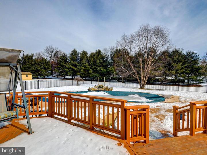 21 Amberfield Road Robbinsville, NJ 08691 - Photo 20 of 25 Deck