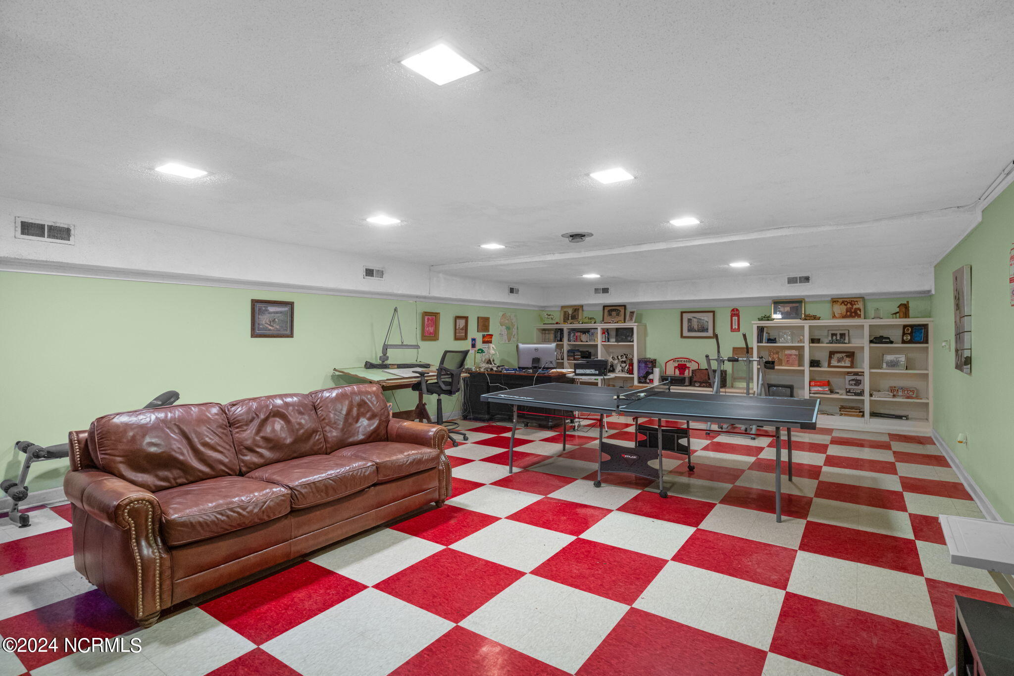 612 Raleigh Rd Parkway West Wilson, NC 27893 - Photo 23 of 43 23-web-or-mls-612-raleigh-rd-pkw-006