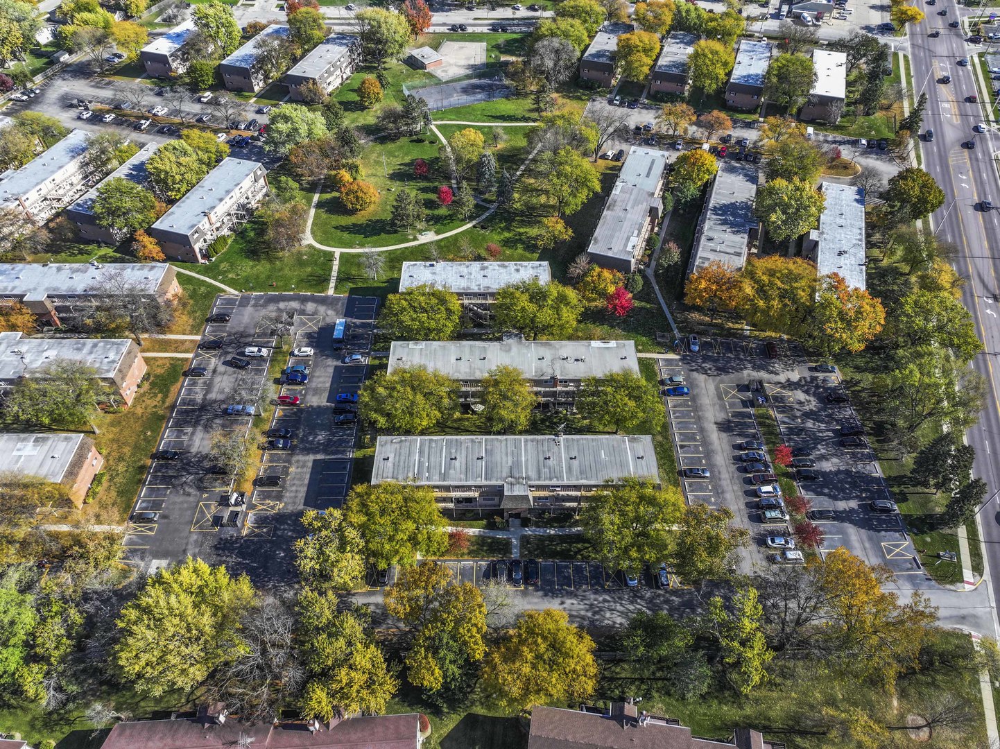 2504 West Algonquin Road, Unit 17 Rolling Meadows, IL 60008 - Photo 18 of 21 a grocery store filled with lots of fruit and vegetables
