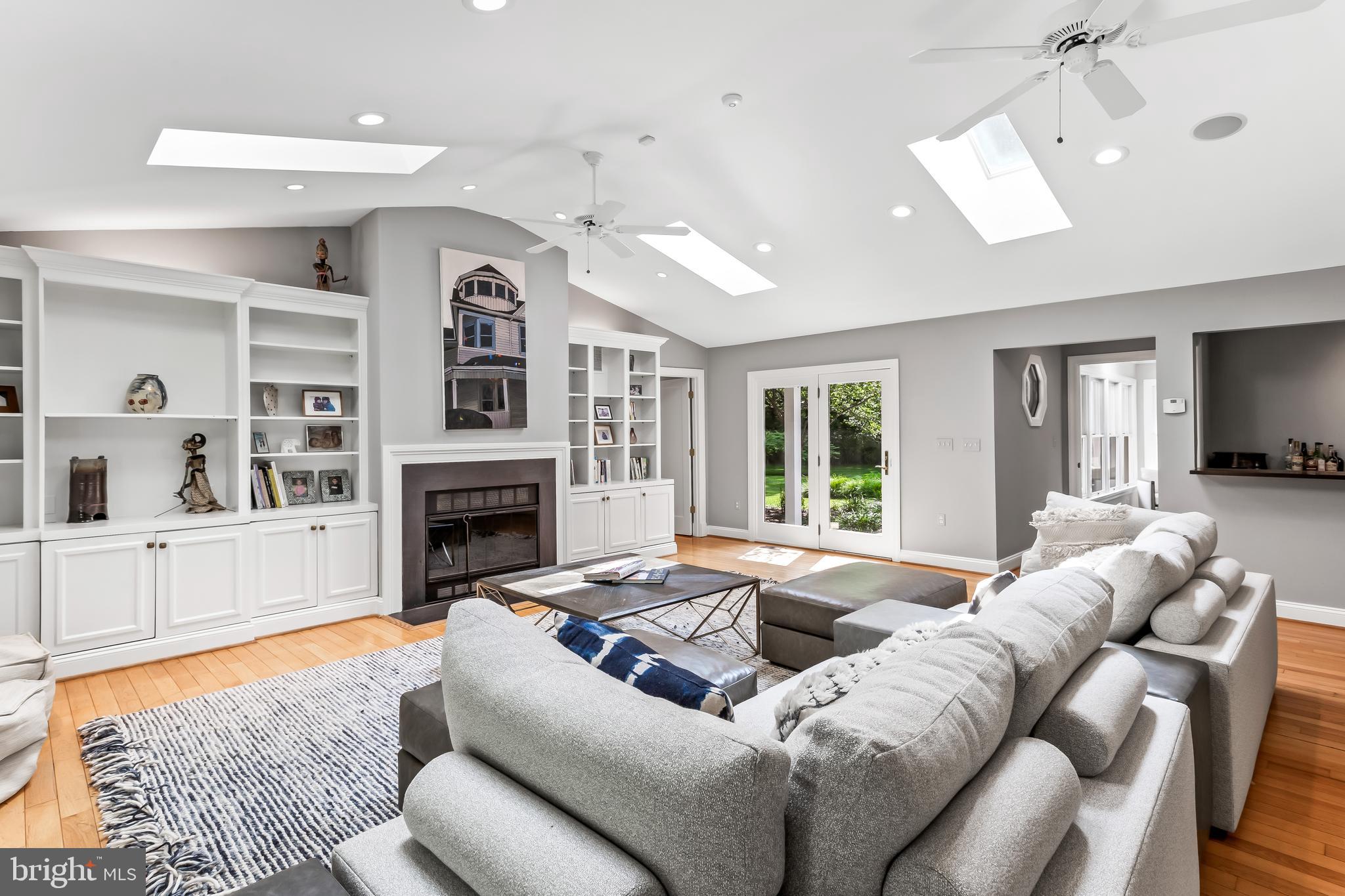 1500 Broadway Road Lutherville-Timonium, MD 21093 - Photo 36 of 86 Built-ins